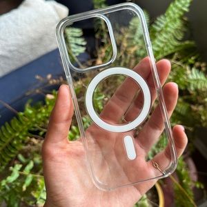 Apple MagSafe iPhone 14 Pro case